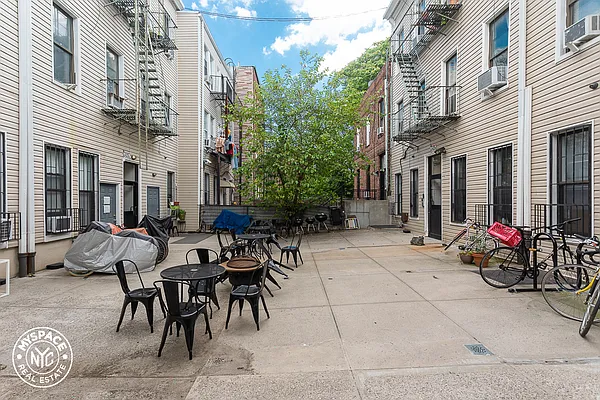 Rented by MySpaceNYC | media 16