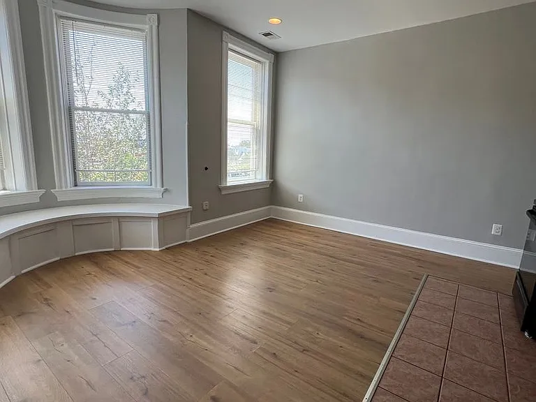 30 E 25th St — Photo 5