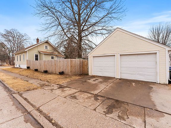 2nd image of 606 Indian Rd