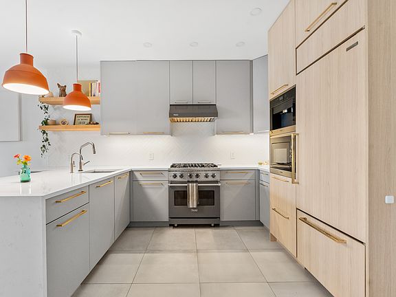 3rd image of 55 Poplar St APT 6A