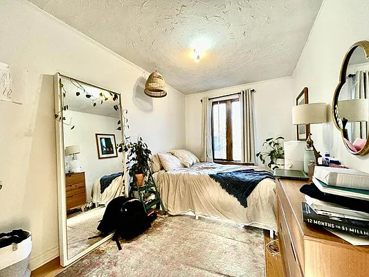 Rented by Capri Jet Realty Corp | media 9