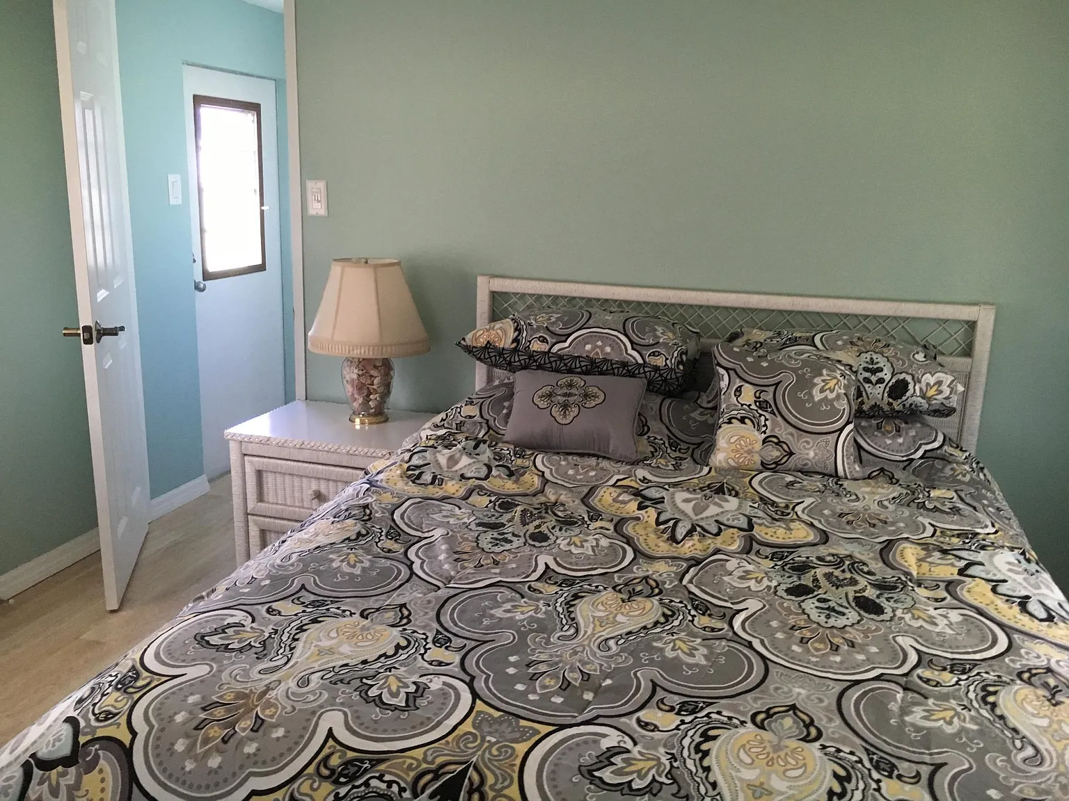 736 Jacaranda Cir — Photo 3