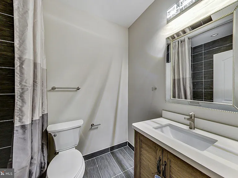 3104 Sleepy Hollow Rd — Photo 65