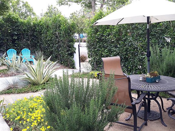 FRONT COMMON SHARED YARD: apt 4 is in back of property, has access to this gate and use of front yard.