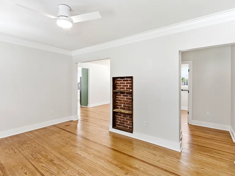 413 Meritta Ave — Photo 6