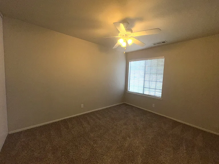 875 E Cromwell Ave — Photo 16