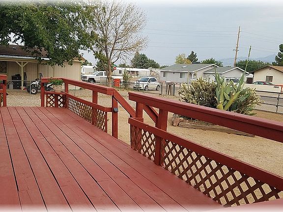Large front deck with two entrances