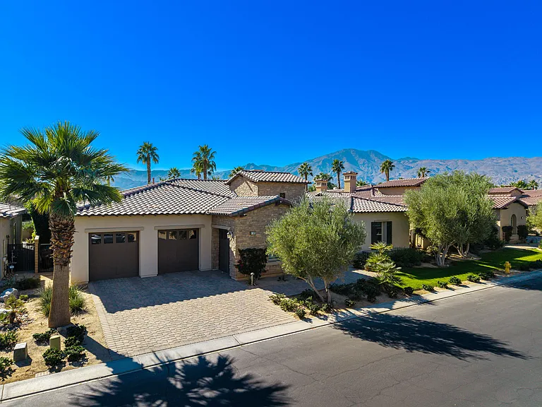 81805 Four Seasons Pl — Photo 41