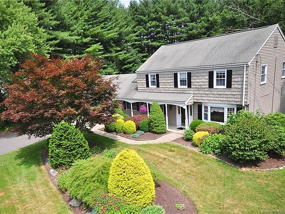 3rd image of 26 Deepwood Dr