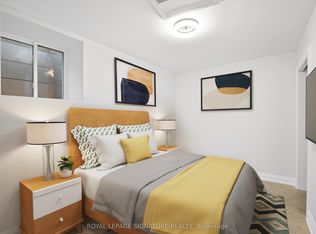 2563 Dundas St W #6, Toronto, ON M6P 1X6