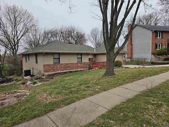 3rd image of 3556 SW Summerwood Rd