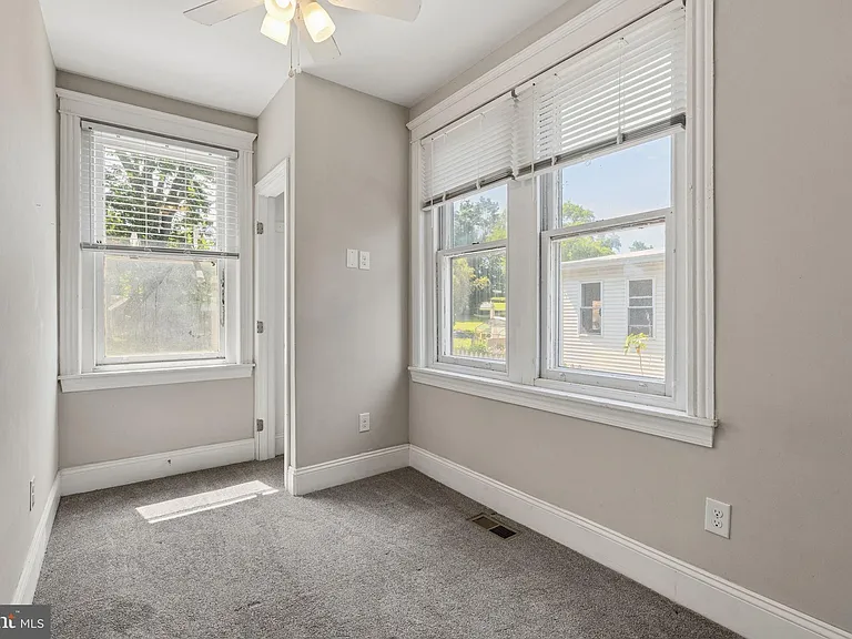 1515 Butler Pike — Photo 36