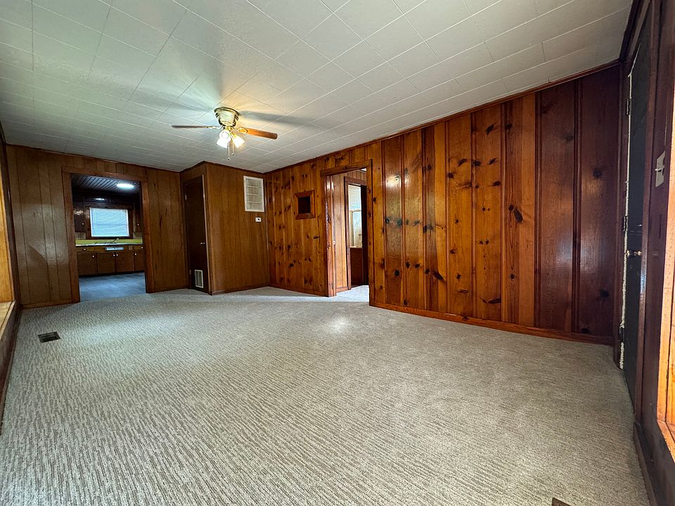 1st image of 602 W Washington Ave