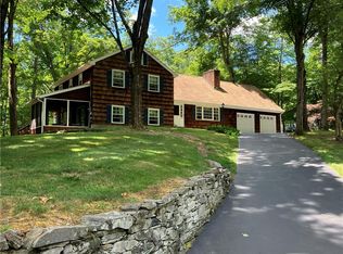 3 Maple Ln, Hyde Park, NY 12538