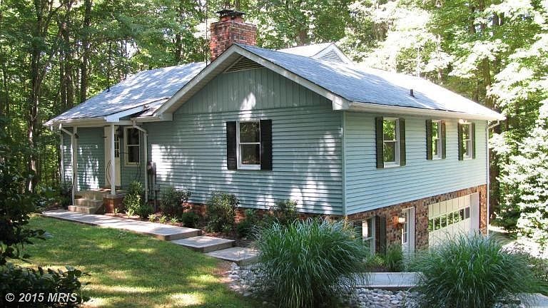 Nestled Amidst A Wooded Wonderland!