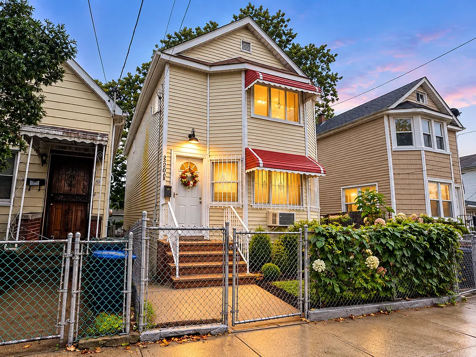 326 Underhill Ave #2
