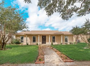 8515 Baumgarten Dr, Dallas, TX 75228