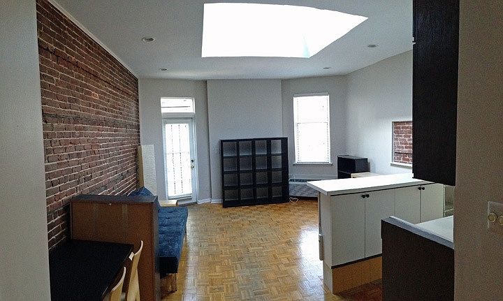 Main room from front doord
