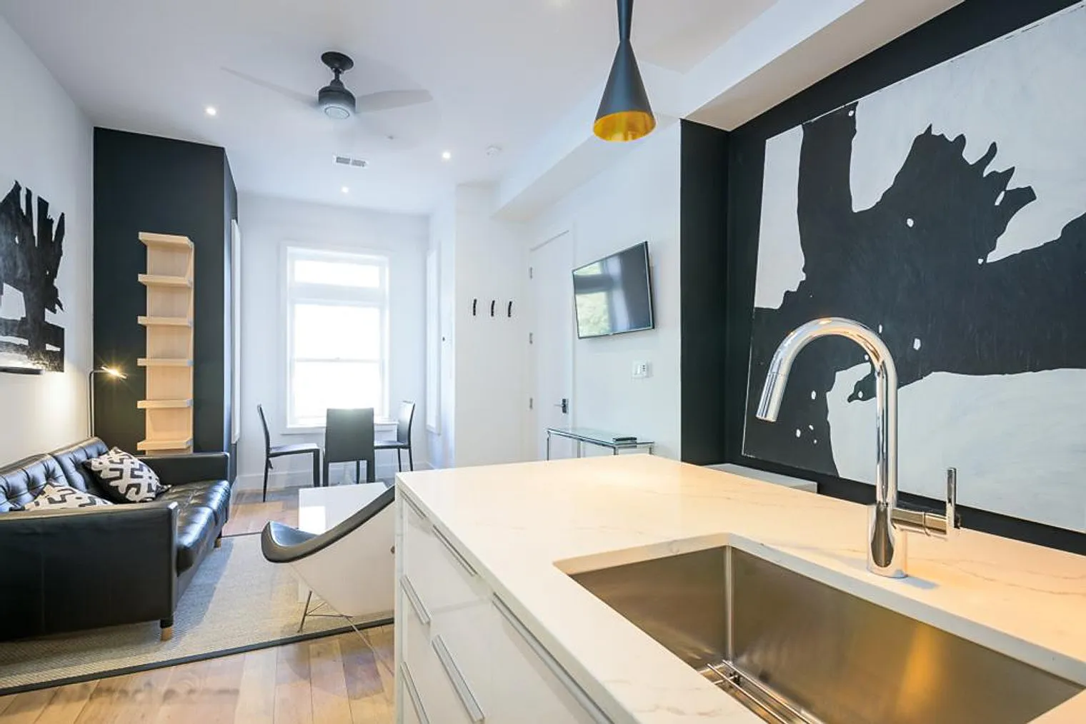 2 bed, 1.0 bath, 9687 sqft, $3,968 — Photo 4