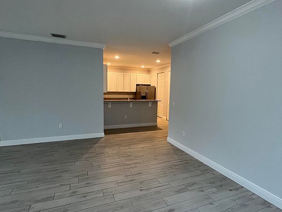 4th image of 2805 65th Drive #101