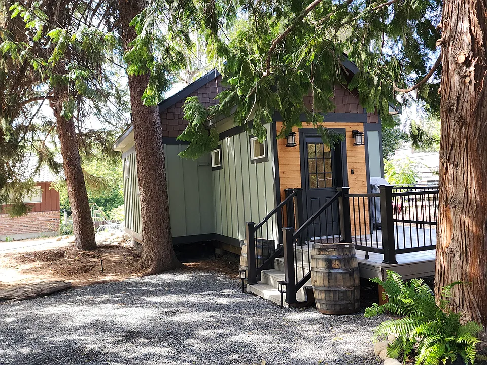 1120 Cedar Ln