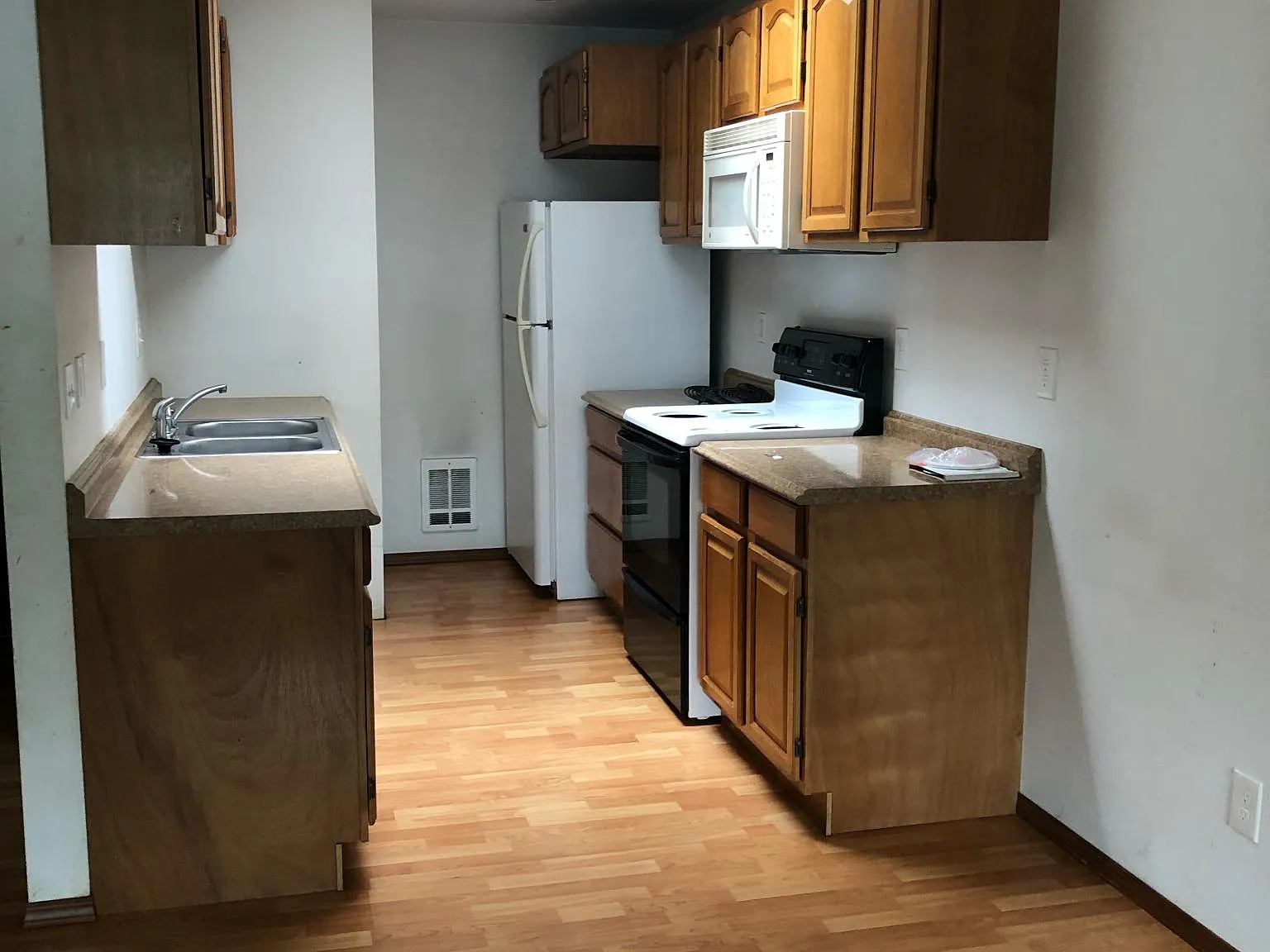 2 bed, $1,350 — Photo 2