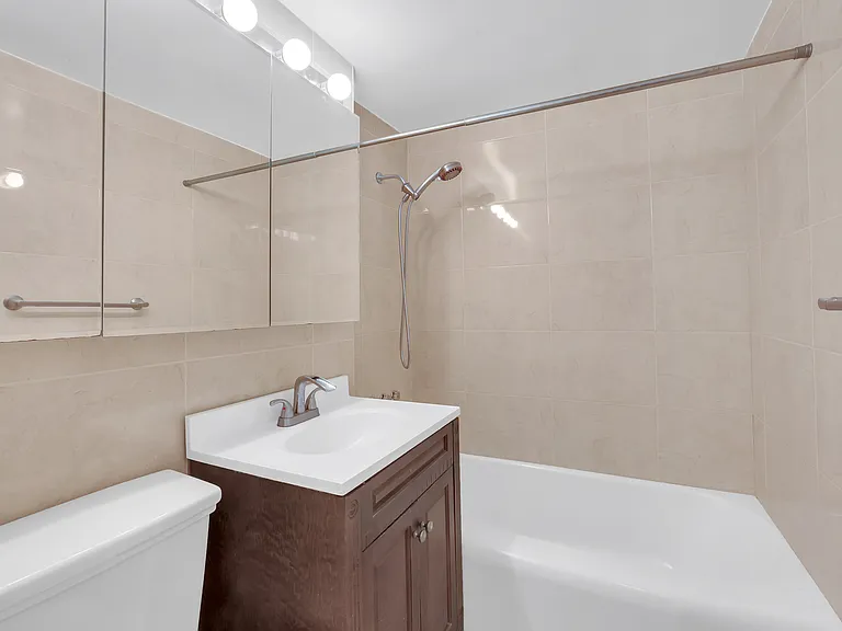 333 E 46th St #18A — Photo 13