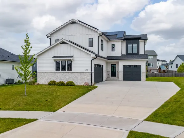 695 Morning Star Ct, Waukee, IA 50263