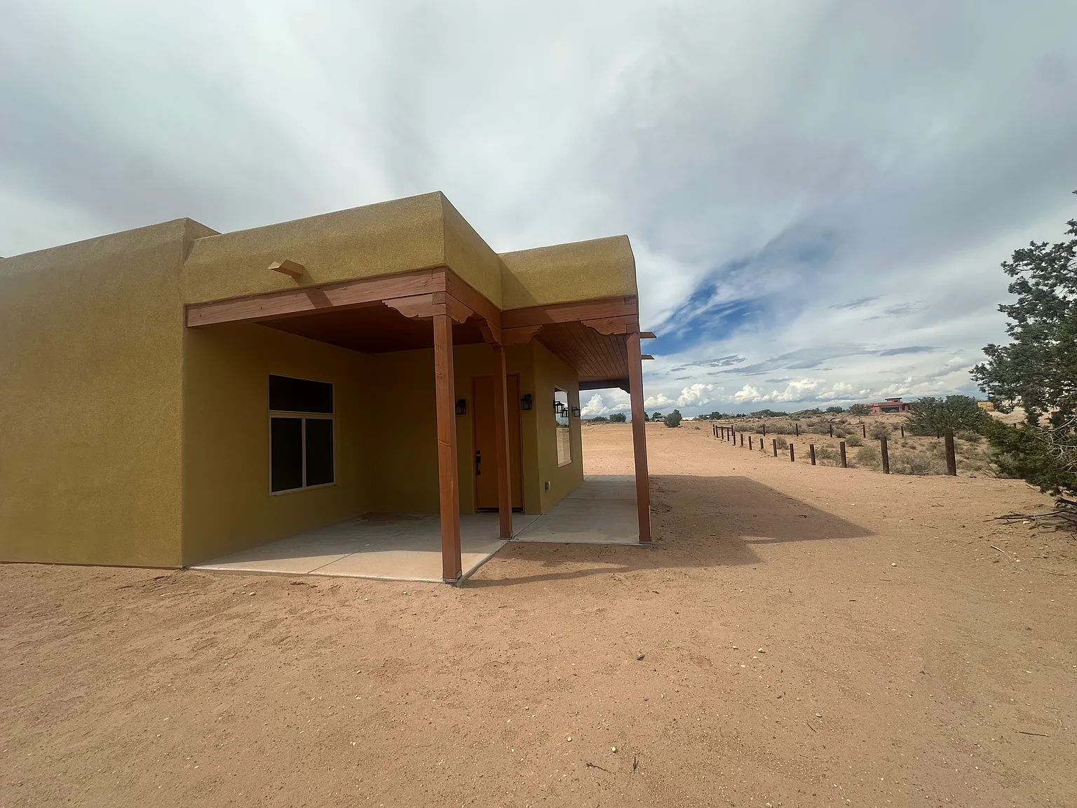 2 bed, 1200 sqft, $1,800 — Photo 1