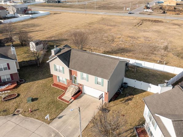 414 Windshire Ct, Mascoutah, IL 62258