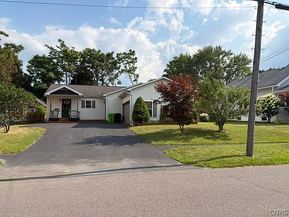 2nd image of 526 Delmar Pl