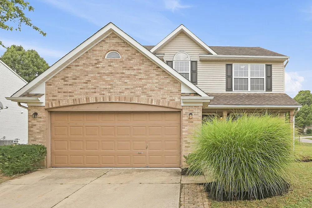 4 bed, 2.5 bath, 1816 sqft, $2,065 — Photo 1