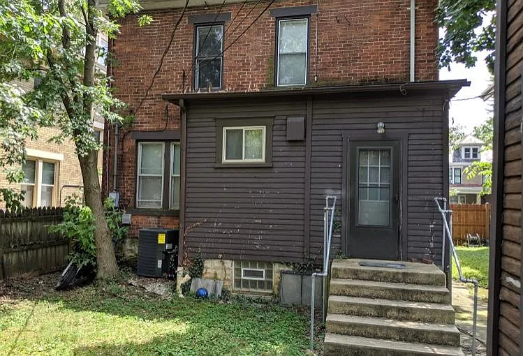 8 bed, 2086 sqft, $7,400 — Photo 2