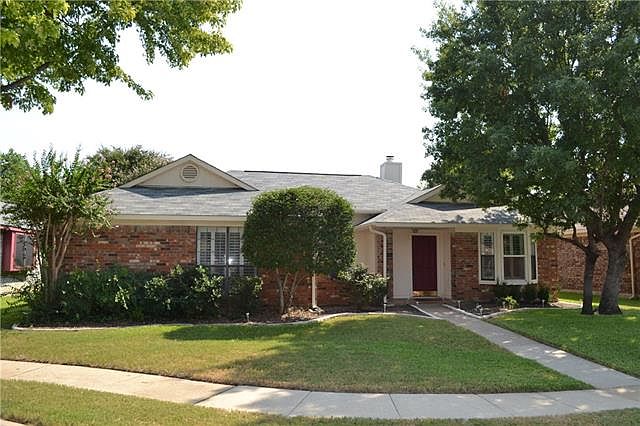 1st image of 579 Parkwood Ln