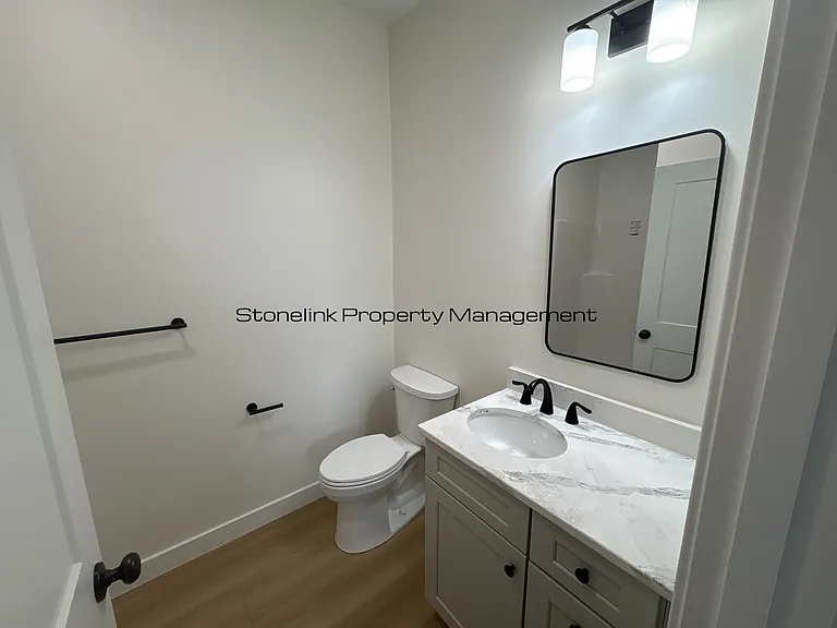 265 Manton Ave — Photo 46