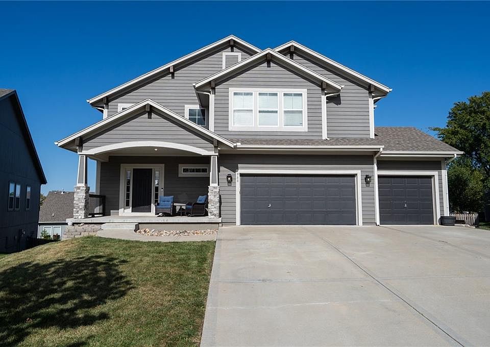 1st image of 988 N Persimmon Dr