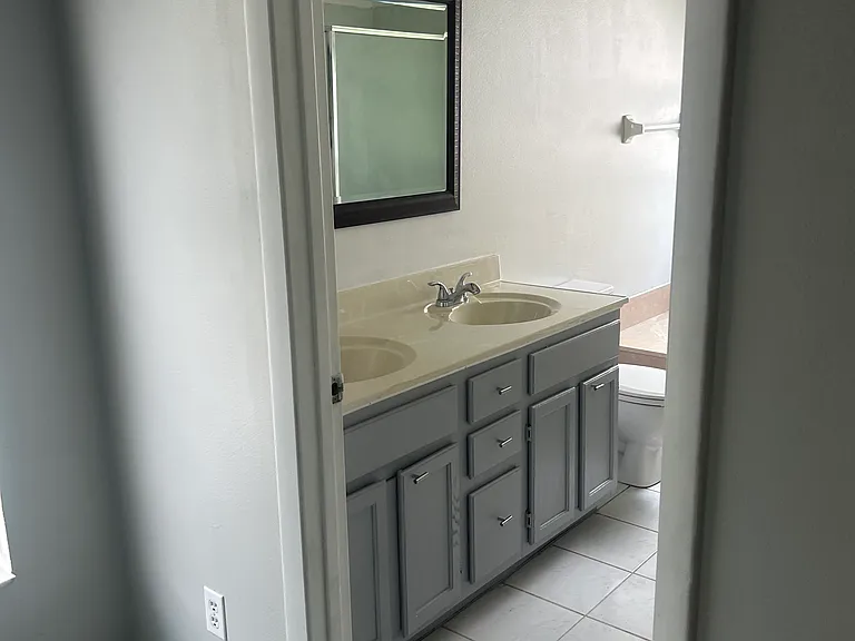 2745 Burwood Ave — Photo 5