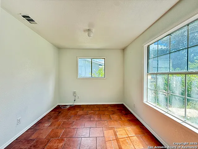 230 S San Gabriel Ave — Photo 17