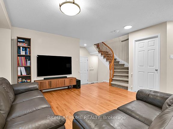 5th image of 184 Carwood Cir