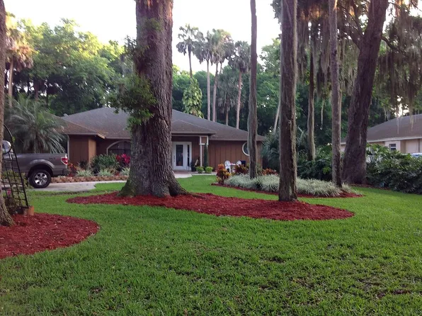 16719 Beauclaire Ct, Tavares, FL 32778