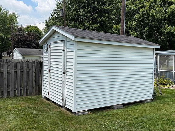 4th image of 1825 Richfield Dr