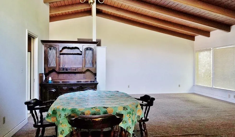 3 bed, 2.0 bath, 2041 sqft, $2,175 — Photo 2