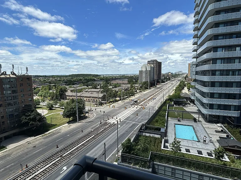 5105 Hurontario St #809 — Photo 26