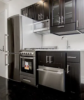 Rented by Avenues Real Estate | media 22