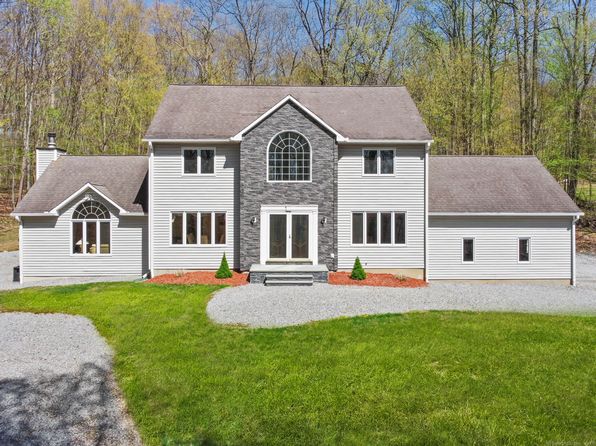43 Tram Dr, Oxford, CT 06478