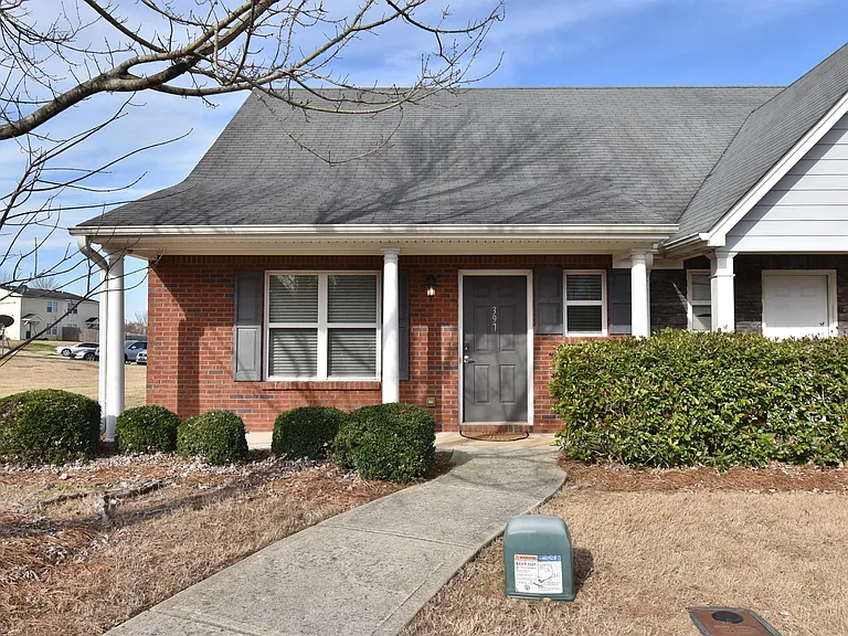 397 Bridgewater Cir #1 — Photo 2