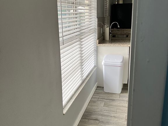 entrance to kitchen from laundry room