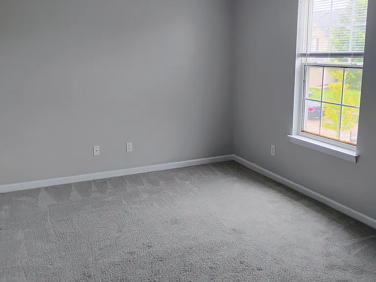 523 Country Circle Dr — Photo 2