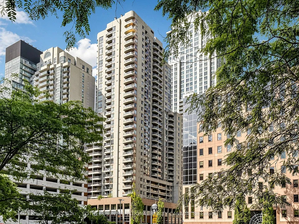 736 Bay St #502