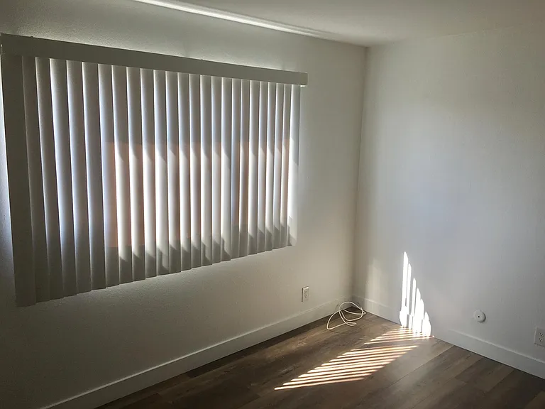 11248 Emelita St #6 — Photo 8